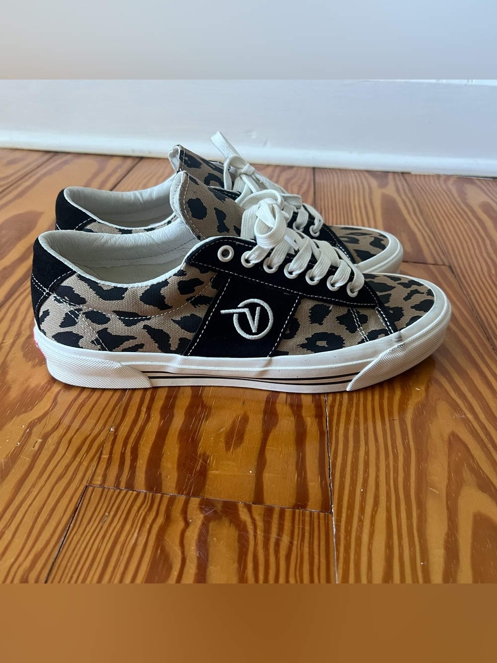 Vans OG Sid LX Leopard Marshmallow Men's Size 10 Animal Print Sneakers